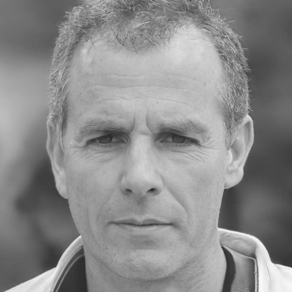 Davide Moretti explaining budget variance concepts